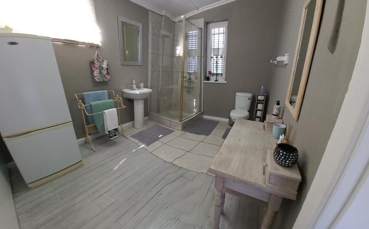 Peony Luxury Room With Wifi And Own Entrance Stellenbosch Exterior photo